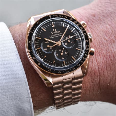 omega moonwatch sedna gold